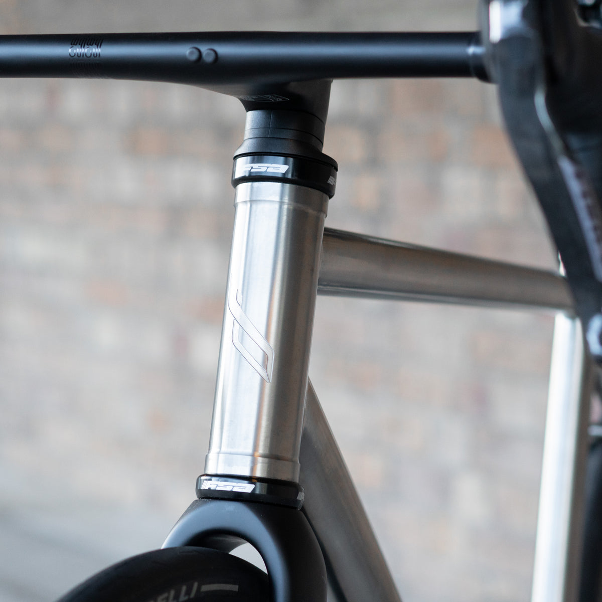 Strada Classic - TItanium Road Bike