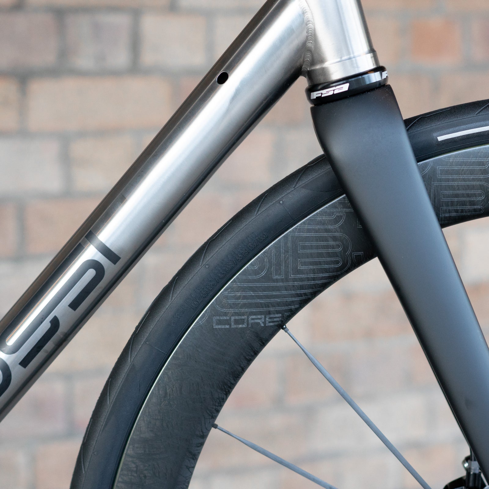 Strada Classic - TItanium Road Bike