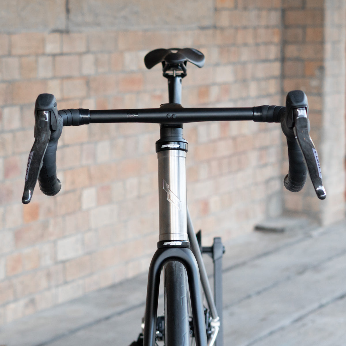 Strada Classic - TItanium Road Bike