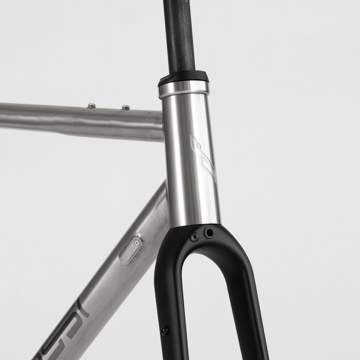 Grit - Titanium Gravel Frameset