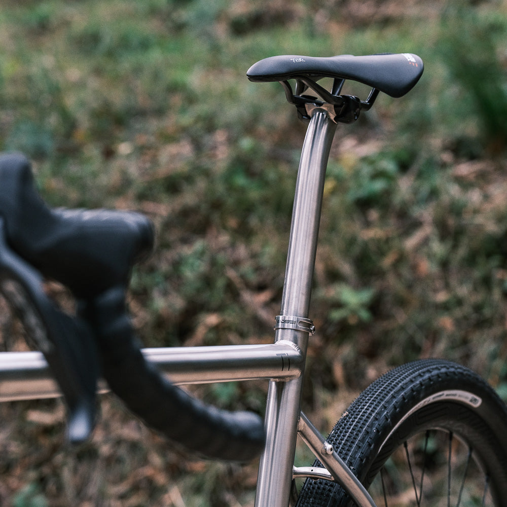 Titanium bicycle seatpost